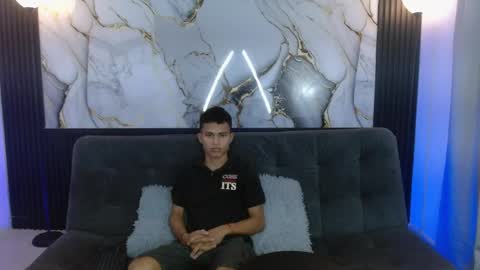 Jader  y  Esteban online show from April 19, 12:37 pm