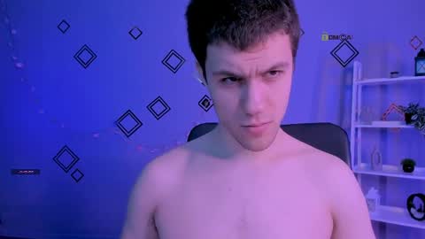 neo_raze_ online show from April 30, 7:43 pm