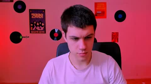 neo_raze_ online show from April 26, 6:59 pm