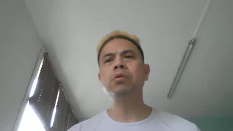 nguyen7788789 online show from May 5, 6:37 am