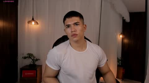 nick fenix online show from May 4, 4:58 am