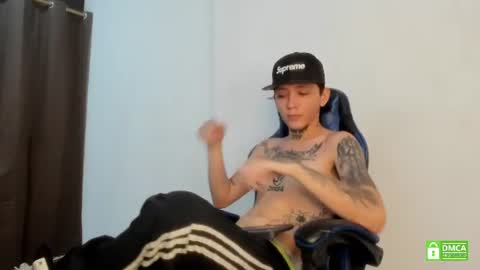 nick_tattooedguy online show from June 23, 8:34 pm