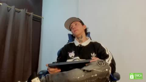 nick_tattooedguy online show from June 25, 9:08 pm