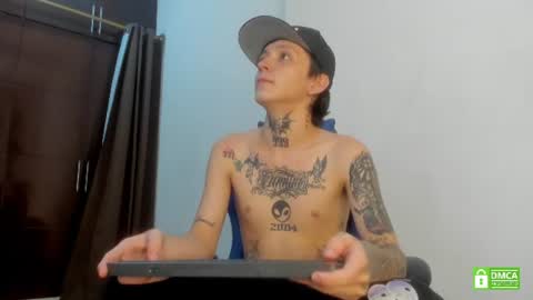 nick_tattooedguy online show from July 8, 4:16 am