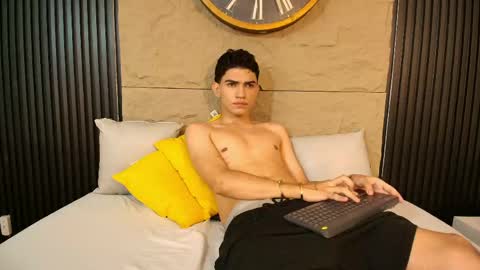 nico_monroet online show from April 20, 9:50 pm