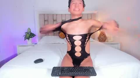 NICOLAS online show from August 4, 8:02 pm