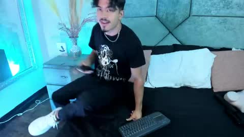 Nicolai online show from June 8, 1:28 am