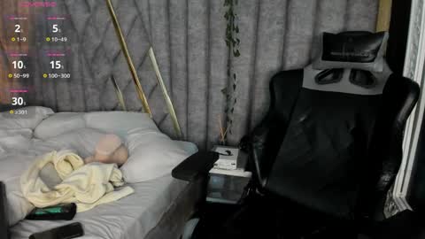 Nicolai online show from May 17, 1:18 pm