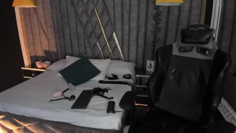 Nicolai online show from June 7, 2:02 pm