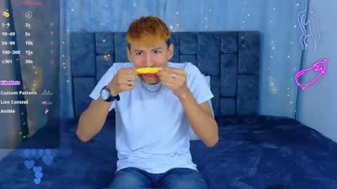 nicolastorres__ online show from April 30, 5:14 am