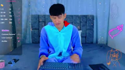 nicolastorres__ online show from June 13, 3:15 am