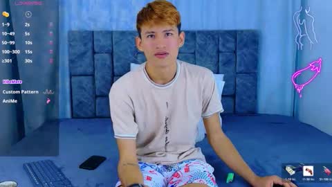 nicolastorres__ online show from May 2, 3:09 am