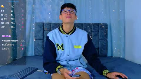 nicolastorres__ online show from June 11, 2:33 am