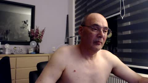 nightkeeper63 online show from August 1, 12:42 am