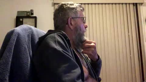 nightmoves1970 online show from May 18, 3:24 am