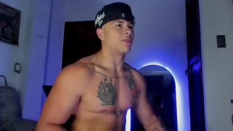 noah_223 online show from July 28, 3:03 am