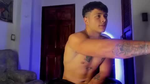 noah_223 online show from June 10, 4:58 am