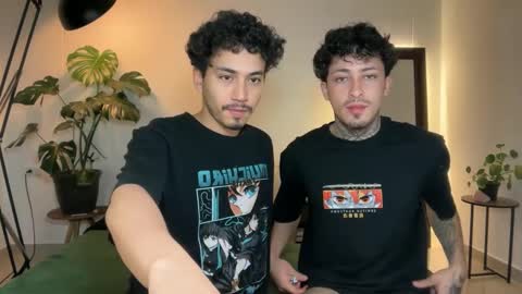 noah_and_steven online show from May 10, 10:55 pm