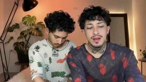 noah_and_steven online show from May 9, 10:11 pm