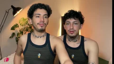 noah_and_steven online show from May 6, 10:10 pm