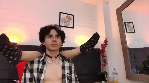 noah_starks online show from May 23, 12:38 am