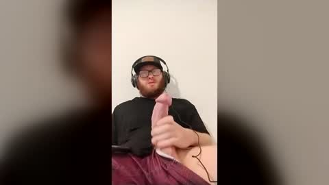 noahman12311998 online show from July 14, 7:20 pm