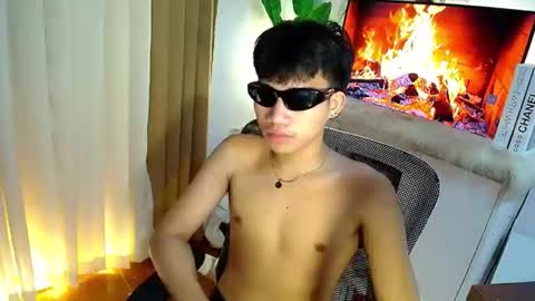 Hi im ariel online show from June 5, 2:27 am