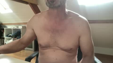 noux69 online show from June 4, 2:23 pm