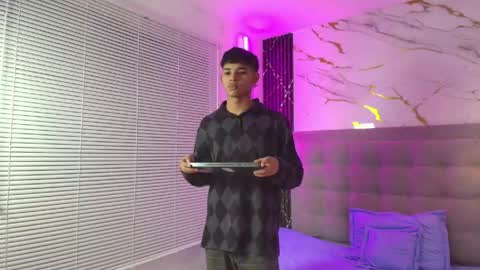 nova_mitchell online show from May 26, 12:34 pm