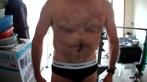 nudist6970 online show from May 18, 1:24 am