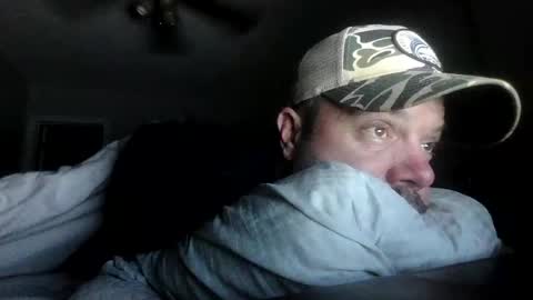 nuttincowboy727272 online show from May 10, 3:19 am