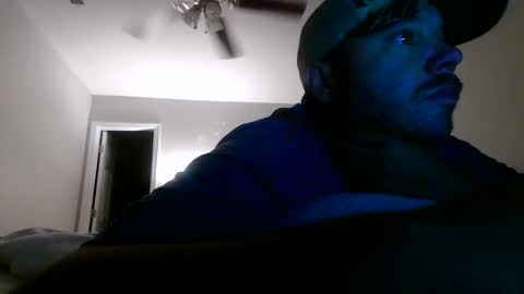 nuttincowboy727272 online show from May 21, 8:32 am