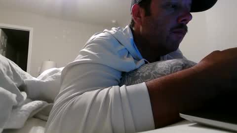 nuttincowboy727272 online show from May 30, 10:43 pm