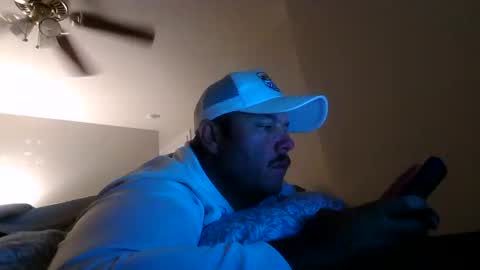 nuttincowboy727272 online show from May 23, 1:22 am