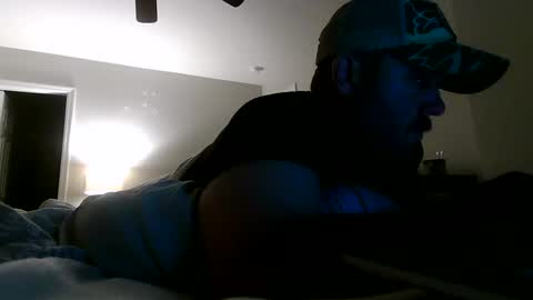 nuttincowboy727272 online show from May 13, 1:03 am