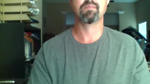nvrenuff1979 online show from May 21, 11:48 am
