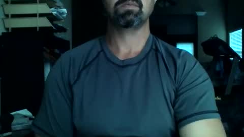 nvrenuff1979 online show from May 25, 10:54 am