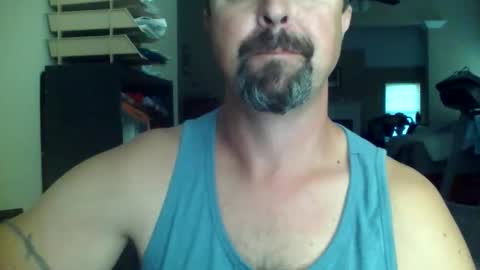 nvrenuff1979 online show from May 20, 11:39 am