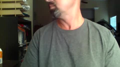 nvrenuff1979 online show from May 15, 11:29 am