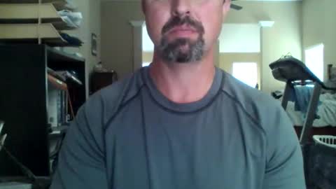 nvrenuff1979 online show from May 4, 6:42 pm