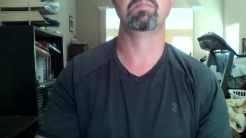 nvrenuff1979 online show from May 6, 7:03 pm