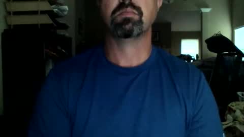 nvrenuff1979 online show from May 11, 11:34 am