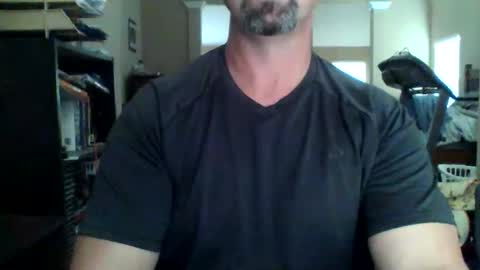 nvrenuff1979 online show from May 5, 6:52 pm
