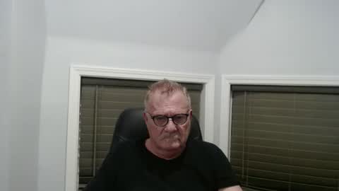oldguybigd online show from May 11, 4:36 am
