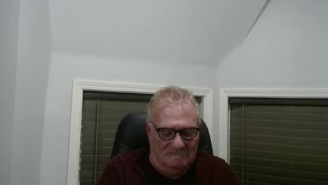 oldguybigd online show from May 18, 5:24 am
