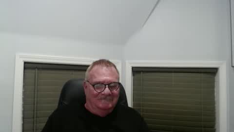 oldguybigd online show from May 2, 4:59 am