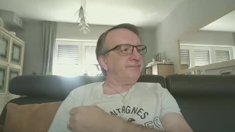 oldtimer160162493 online show from May 3, 1:14 pm