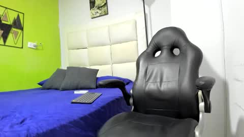 O L I V E R online show from April 25, 12:13 am