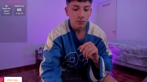 oliveeer online show from May 3, 12:13 am
