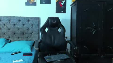 oliver_smith_2 online show from May 8, 4:29 pm
